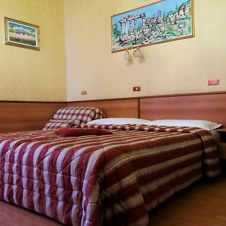 Hotel Cristina Rom Eksteriør billede