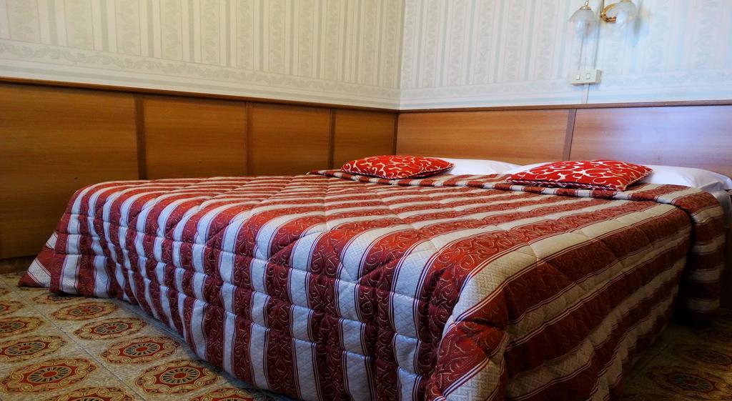 Hotel Cristina Rom Eksteriør billede