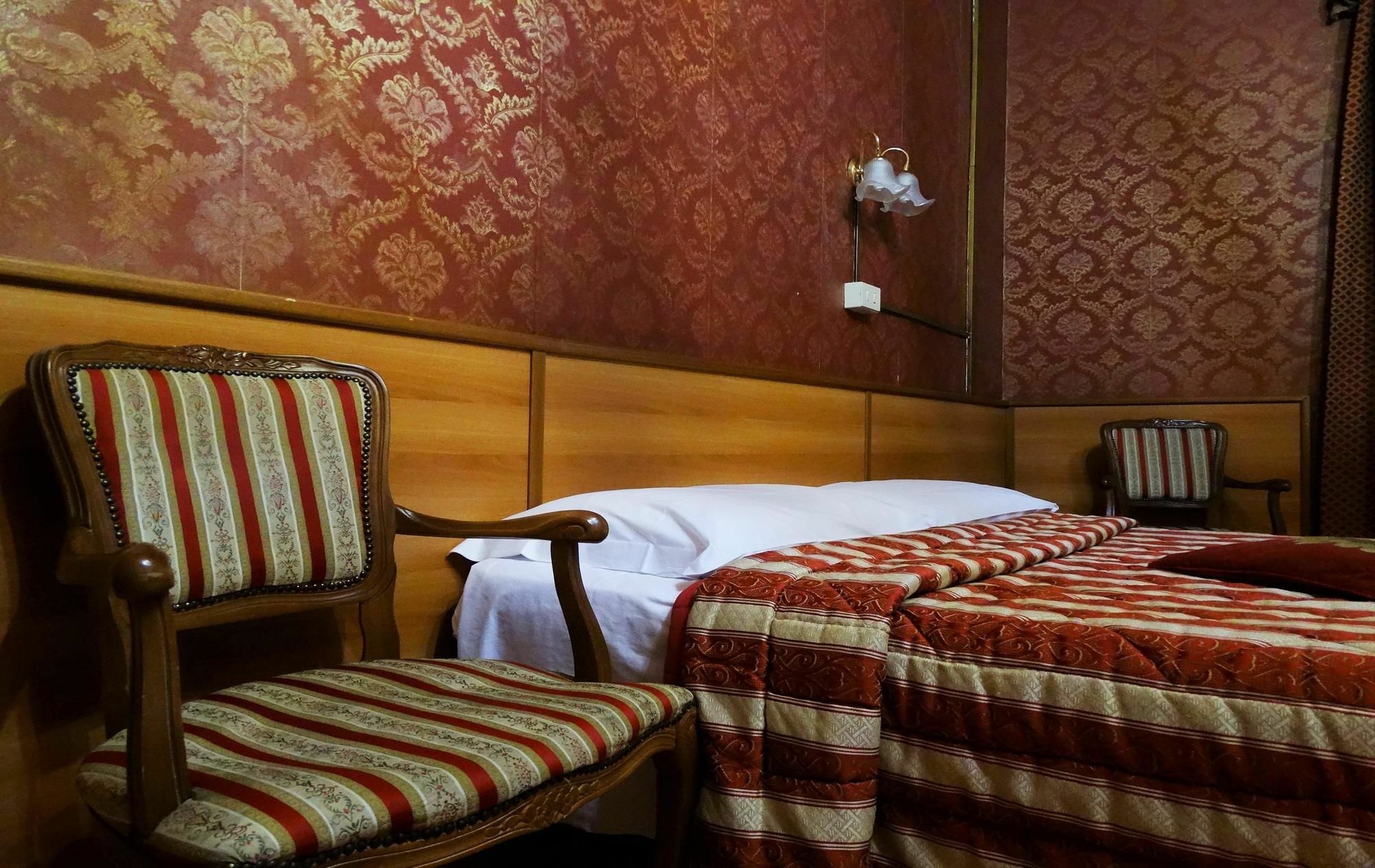 Hotel Cristina Rom Eksteriør billede